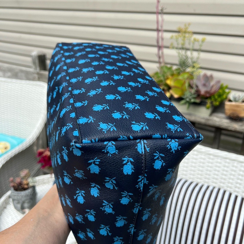 Coach City Zip Top Tote in Badlands Floral Print - Picture 10 of 16